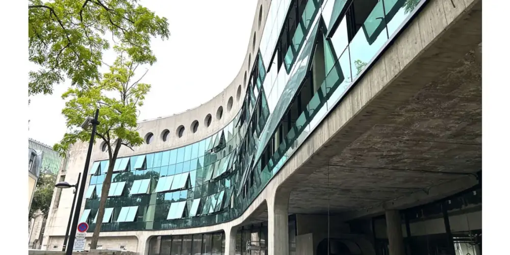 Le siège de l'Huma se dote d'une nouvelle façade mur-rideau VEC